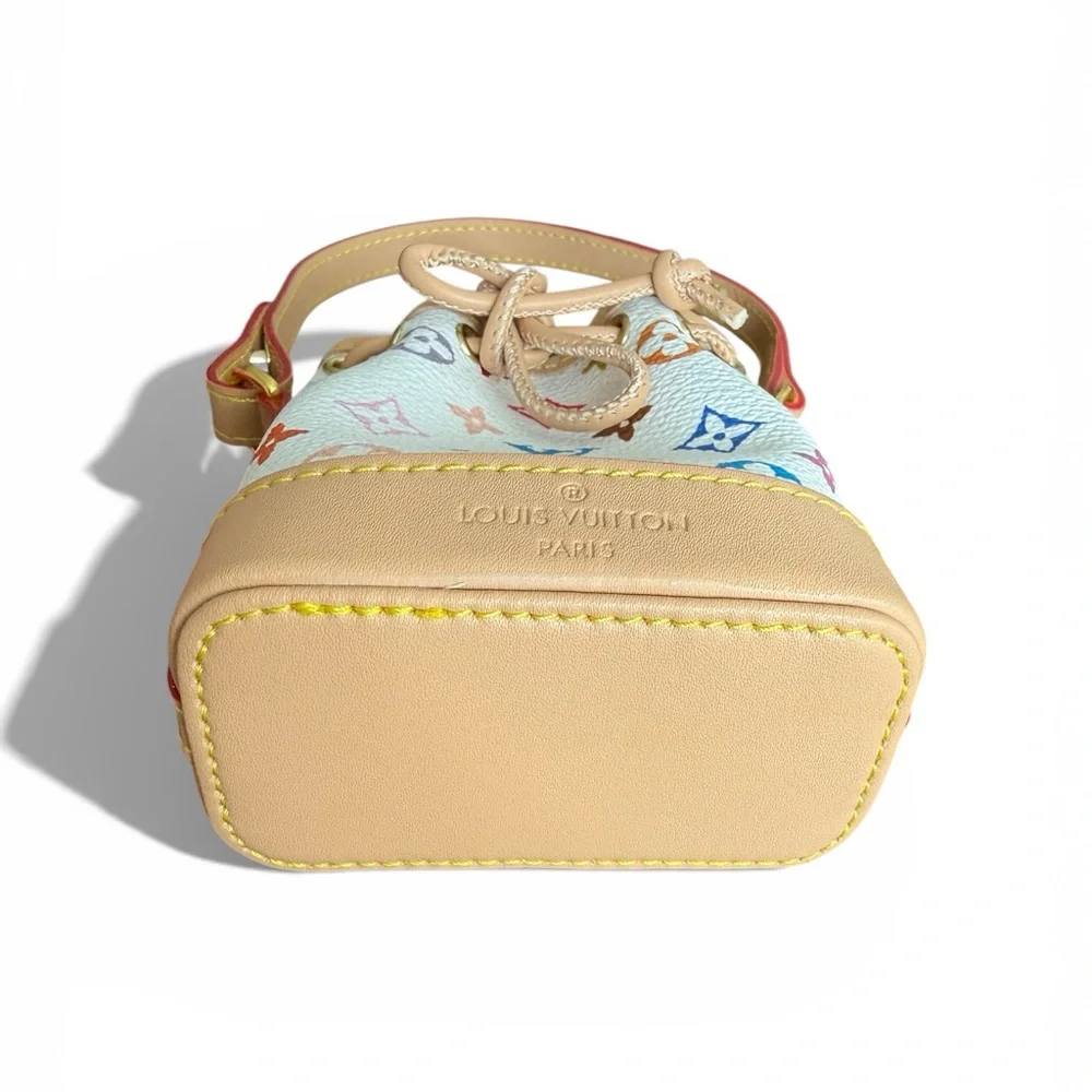 NWOT LV White/Tan Multicolor Mini Bag Bucket  - Bag Charm/Keychain - Picture 3 of 13
